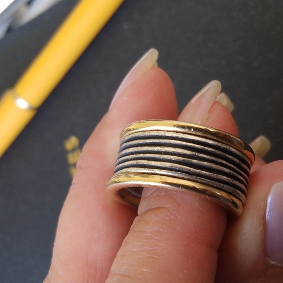 Vintage Guess ring - Picture 2 of 6